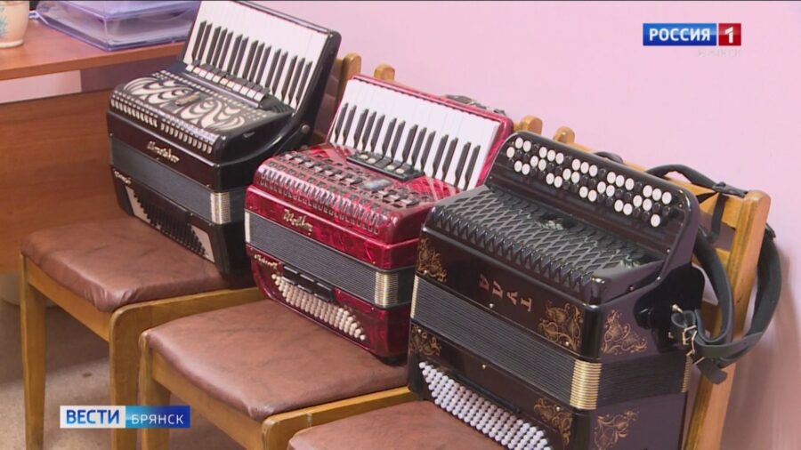 Дубровскую детскую школу искусств оснастили новыми музыкальными инструментами и оборудованием