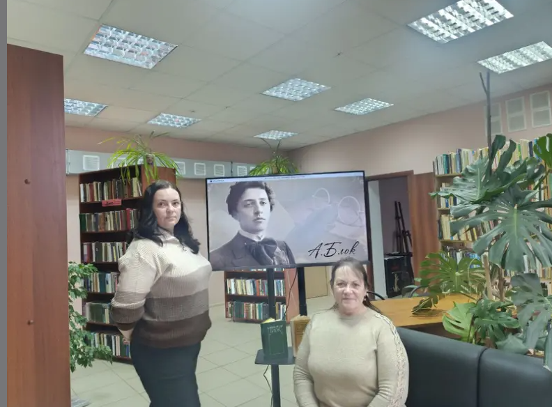 В Погребской  библиотеке  Брасовского района прошел поэтический час «Стихи, что живут вечно»