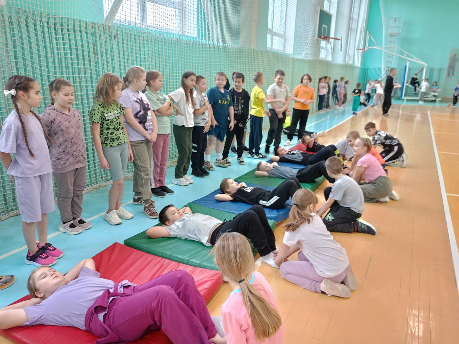 Ученики начальных классов в Локте сдали нормативы ВФСК ГТО