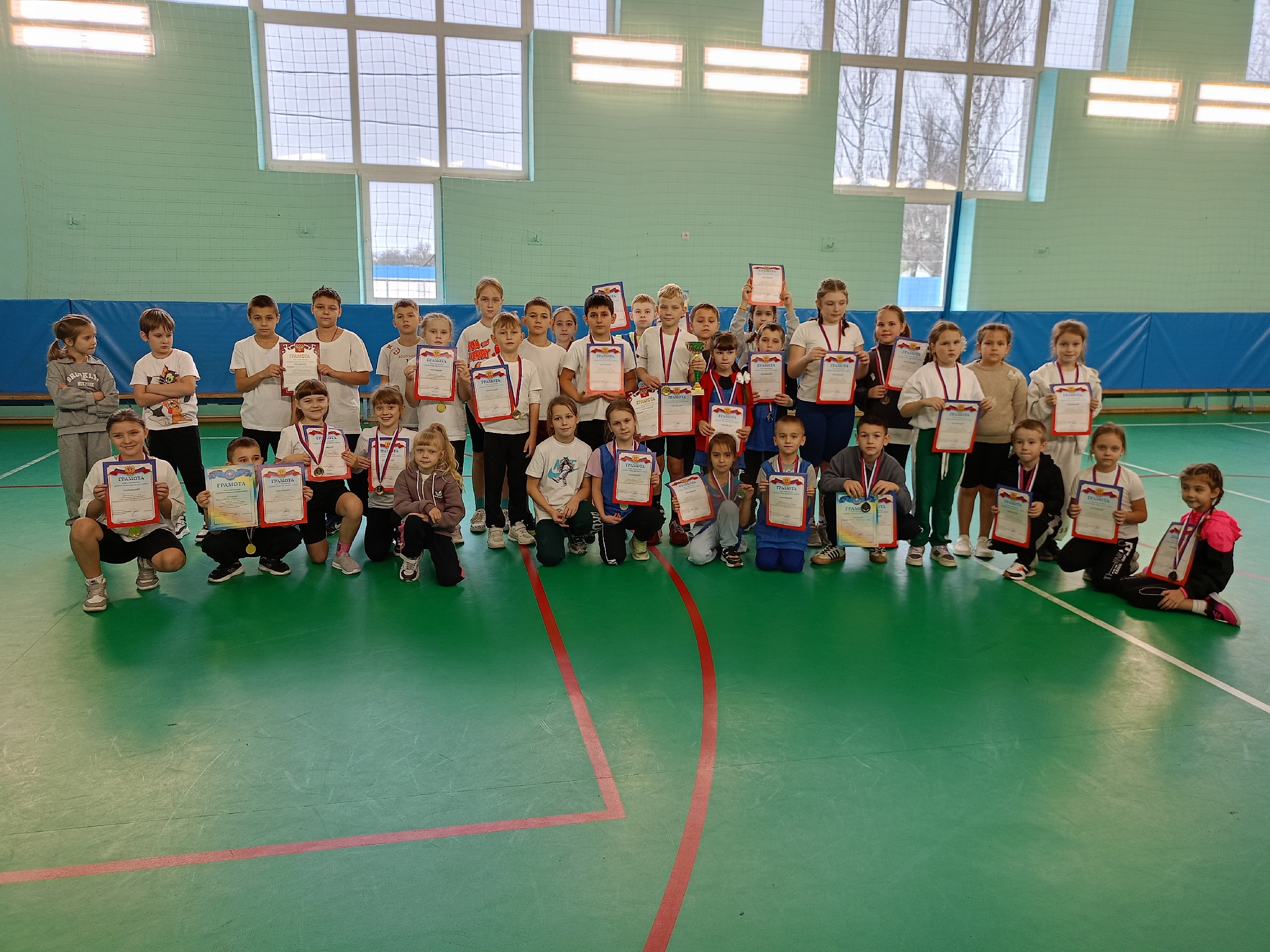 В Брасовском районе прошла спортивно-игровая программа для детей «Веселые старты»