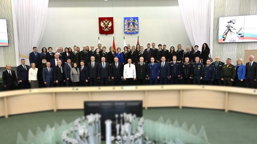 Александр Богомаз поздравил брянских судей с профессиональным праздником