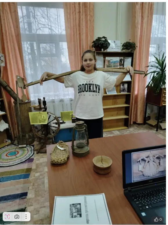 В Сныткинской библиотеке прошла познавательно-игровая программа «Русский дом и всё, что в нём»