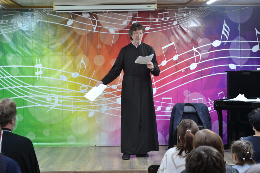 В Локте состоялся показ моноспектакля «Иоанн Дамаскин» по поэме А.К. Толстого