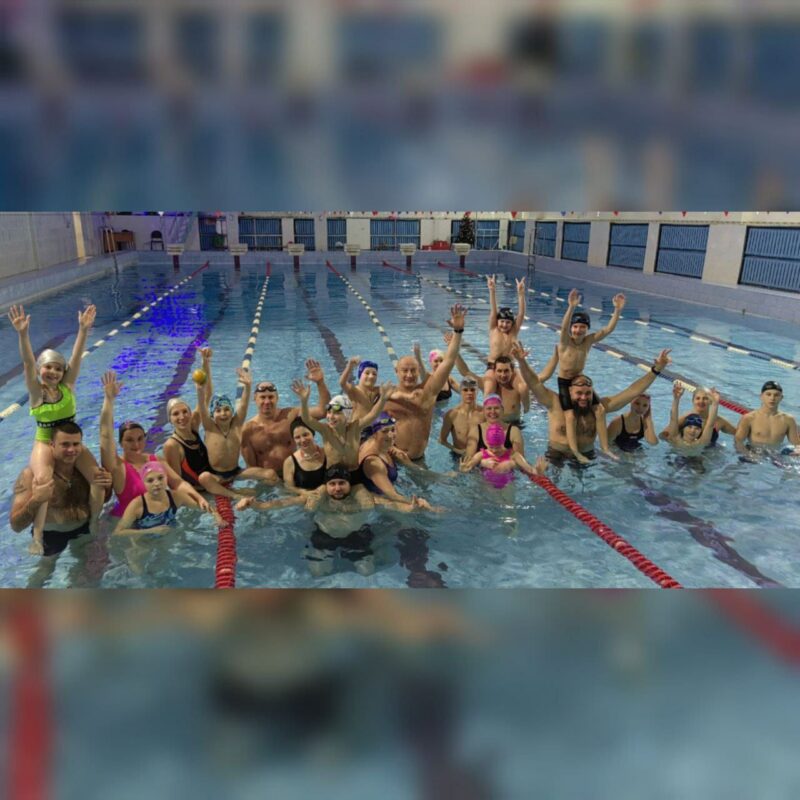 В городе Сельцо спортивные семьи сплотило плавание