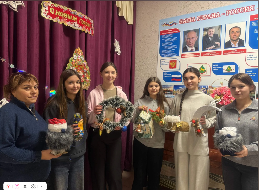 В Крупецком СДК Брасовского района состоялся «Новогодний вернисаж»