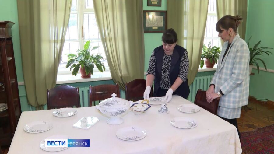 В Овстуге отреставрировали 16 экспонатов