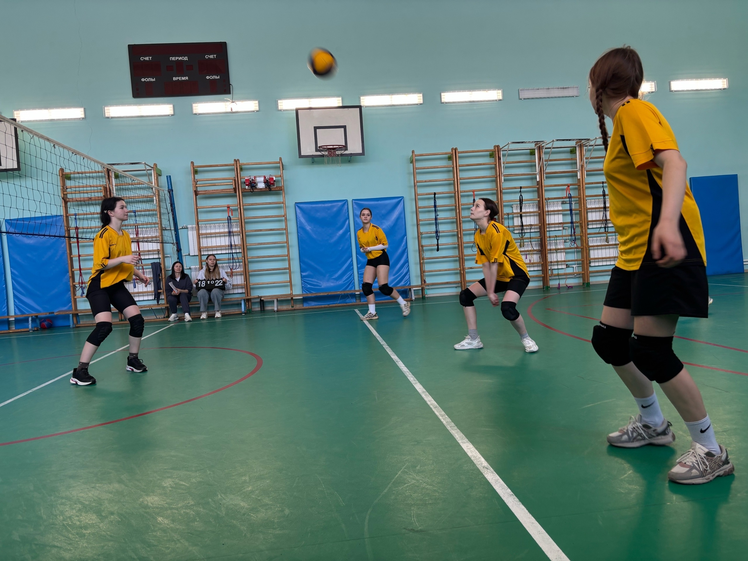 Районные соревнования по волейболу прошли в Локте