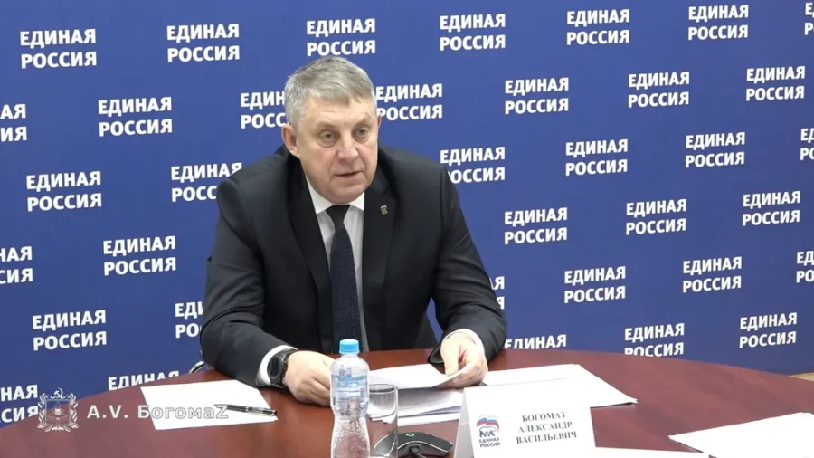 Сергей Кравцов назвал Брянщину одной из лидеров по строительству и ремонту учреждений образования