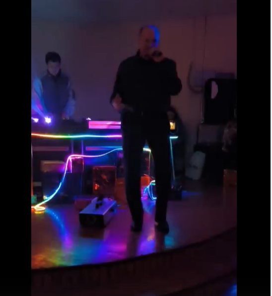 В ЛДК имени А.П. Менякина прошла дискотека «В ритме Нового года»