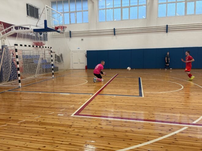 Для футбольной команды ВАЕРа (Локоть) начались игры второго круга