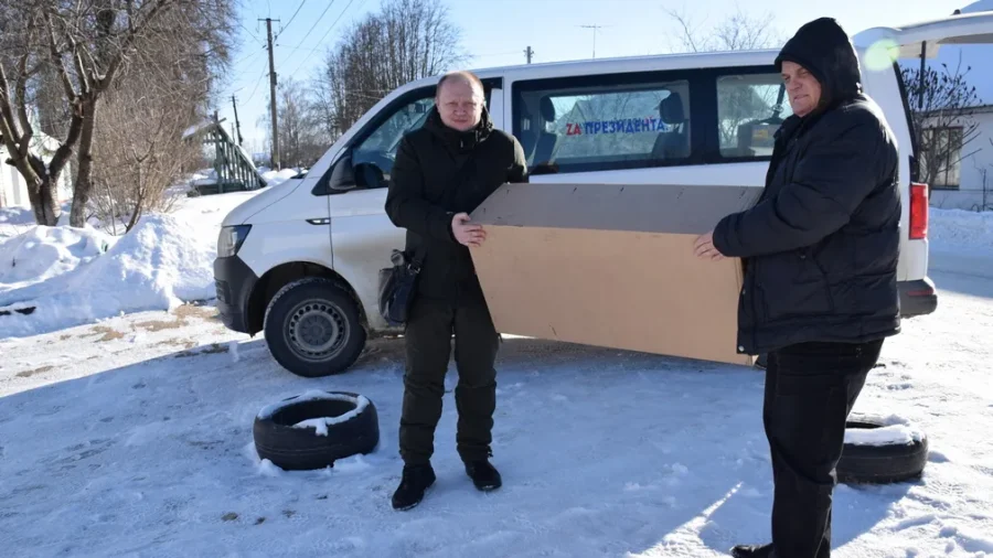 В рамках акции «Елки желаний» велосипед вручили мальчику в Климово