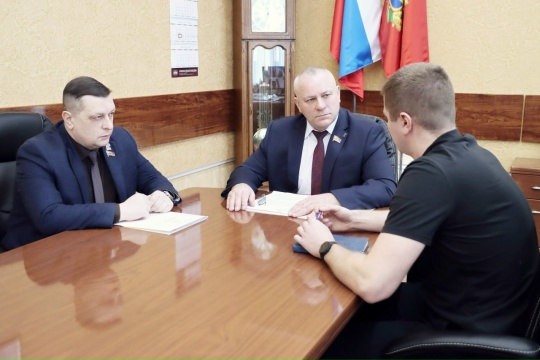 Валентин Суббот провел рабочую встречу с участником программы «Брянские герои»