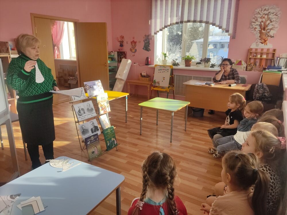 Работники Брасовской ЦДБ провели мероприятие «Книги научные, но не скучные»