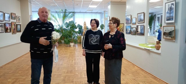 В Дятьково состоялось открытие выставки «Виражи творчества»