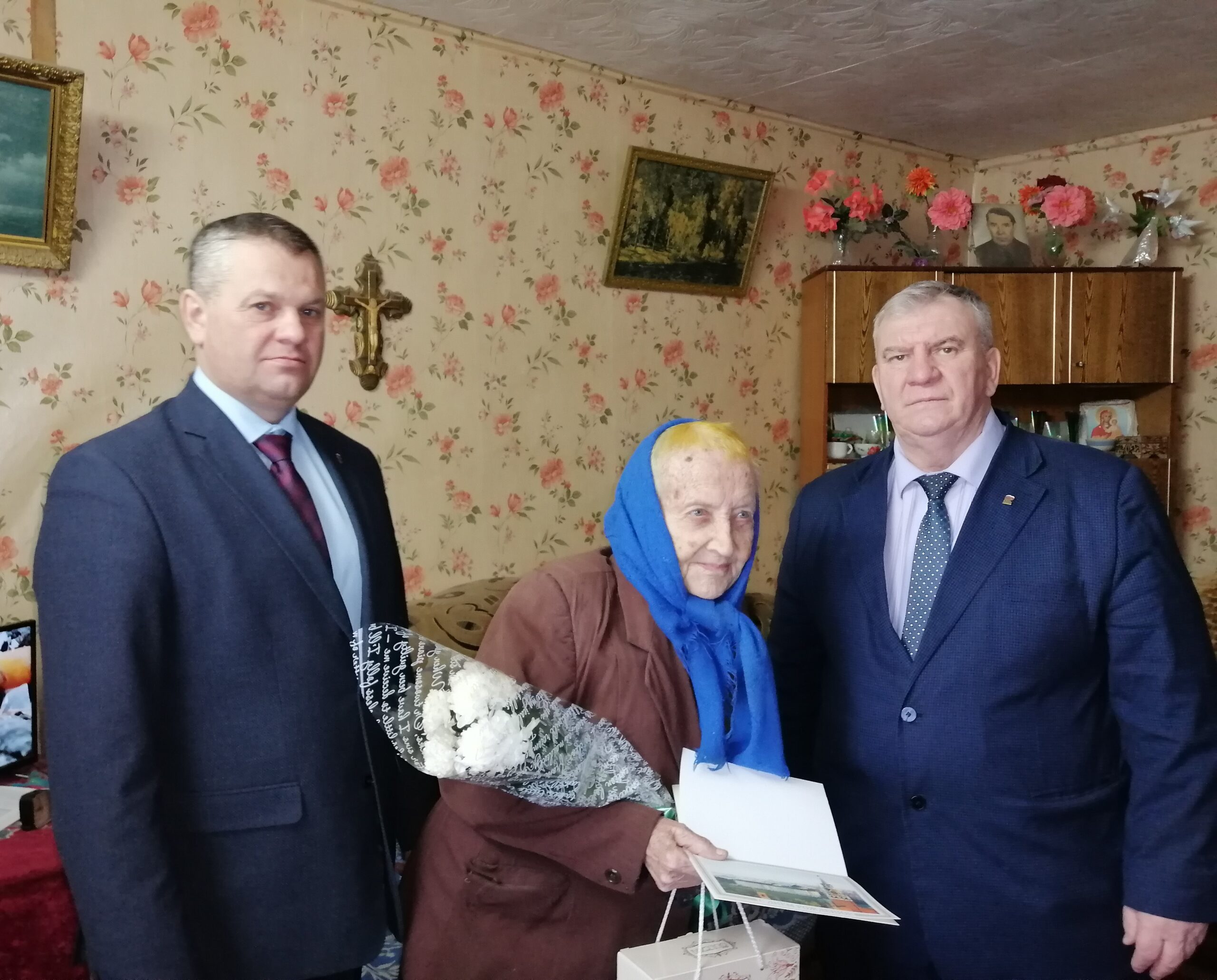 В Брасовском районе поздравили с юбилеем труженицу тыла Марию Ивановну Матюхину