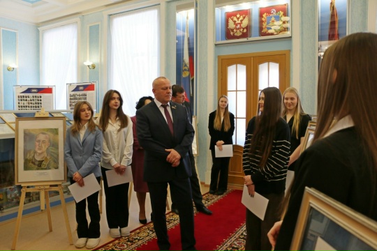 В Брянске открылась патриотическая выставка «Герои нашего времени»