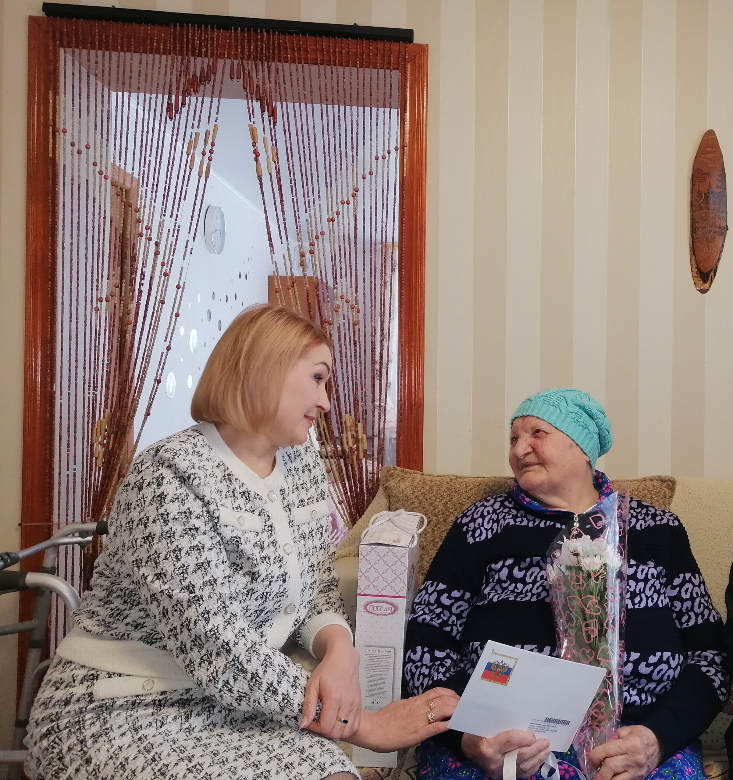 В Брасовском районе поздравили труженицу тыла с 96-летием