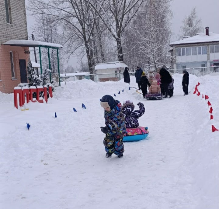 В Погребском детском саду прошли зимние эстафеты