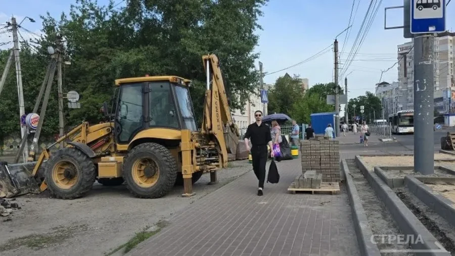 В Брянске в районе автовокзала продолжаются дорожные работы