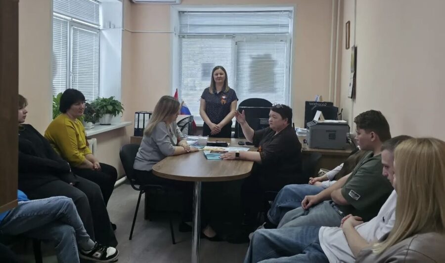 Для студентов техникума провели семинар в КЦСОН Брасовского района
