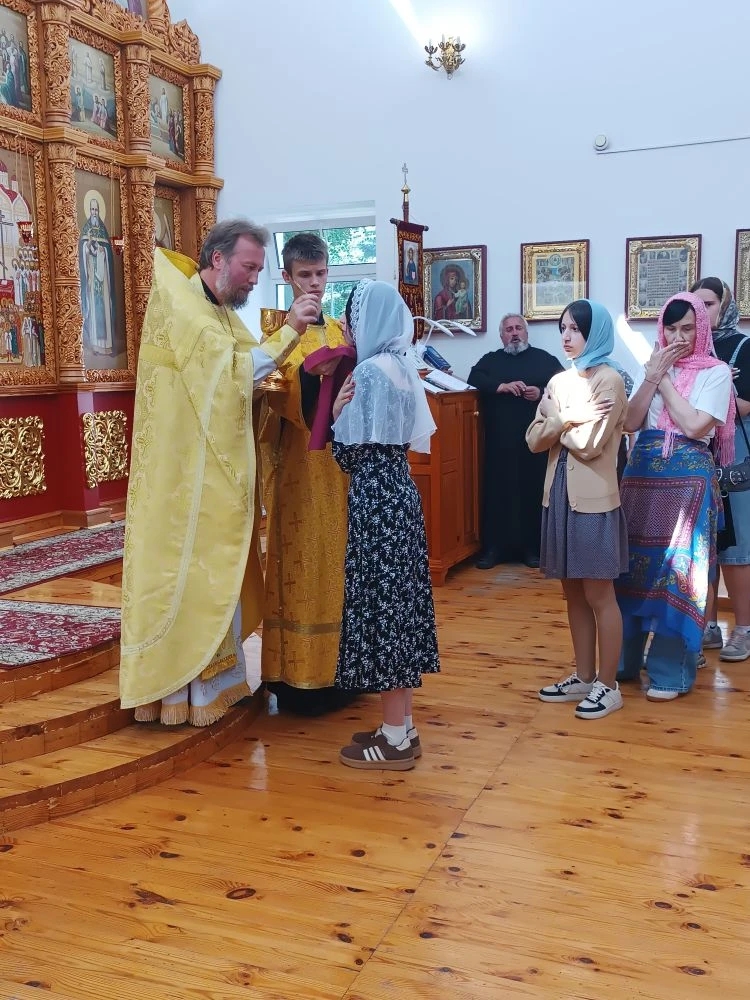 В храме поселка Локоть совершен молебен для выпускников школ