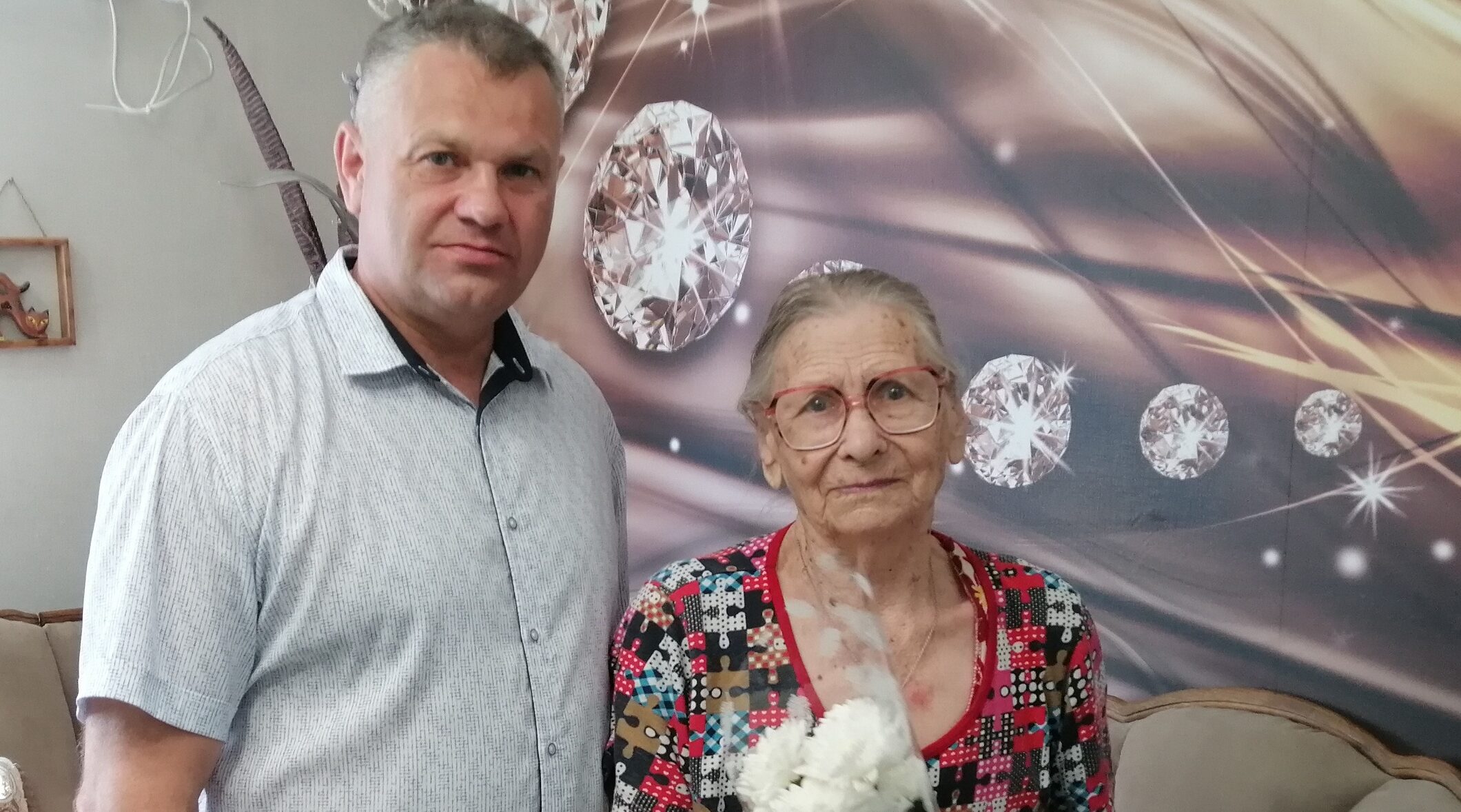 В Брасовском районе поздравили ветерана труда