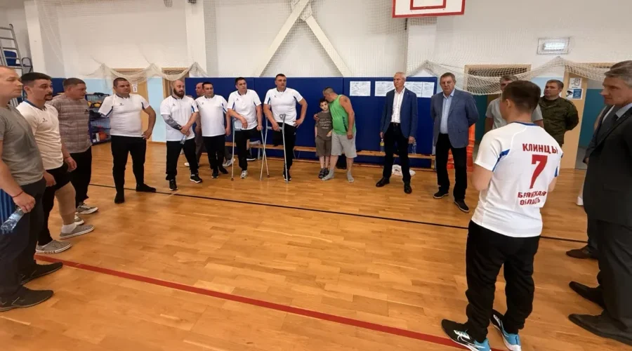 Александр Богомаз посетил спортивные объекты в брянских Клинцах