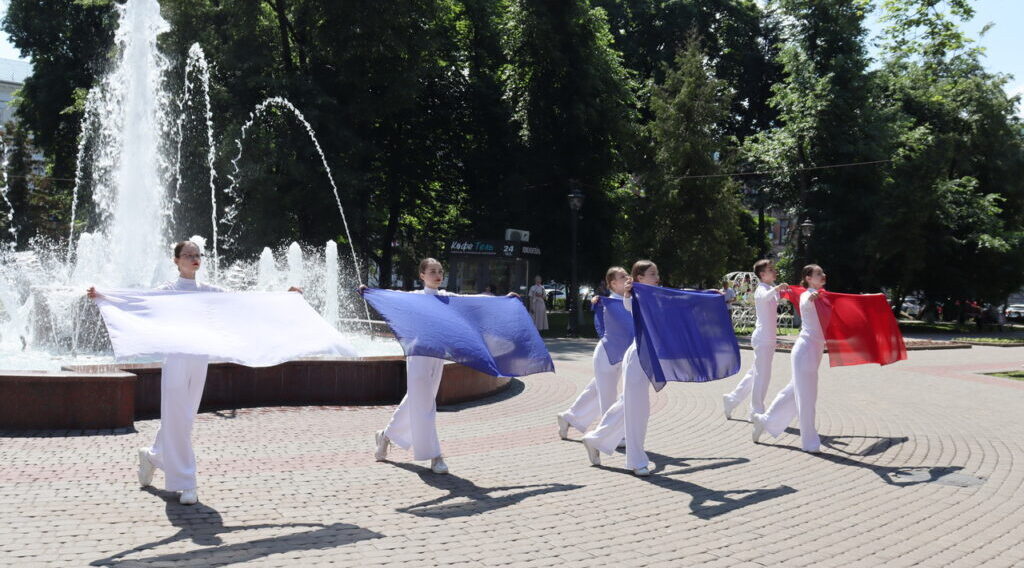 Юным брянцам вручили паспорта