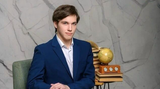 Выпускник брянского лицея сдал ЕГЭ по математике на 100 баллов