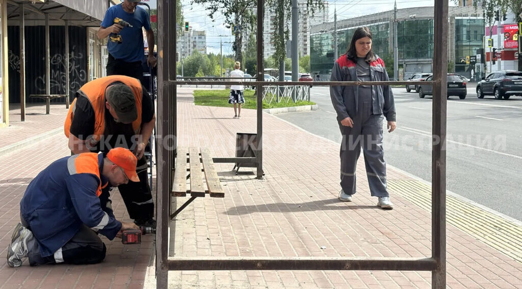 В Советском районе устанавливаются новые остановочные комплексы