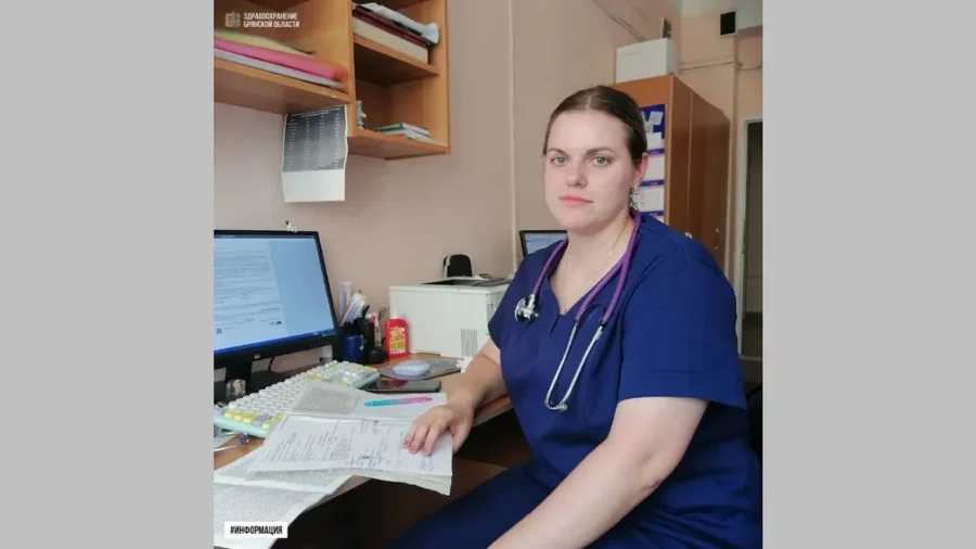 В Брянской городской детской больнице приступила к работе врач-педиатр Елизавета Левенок