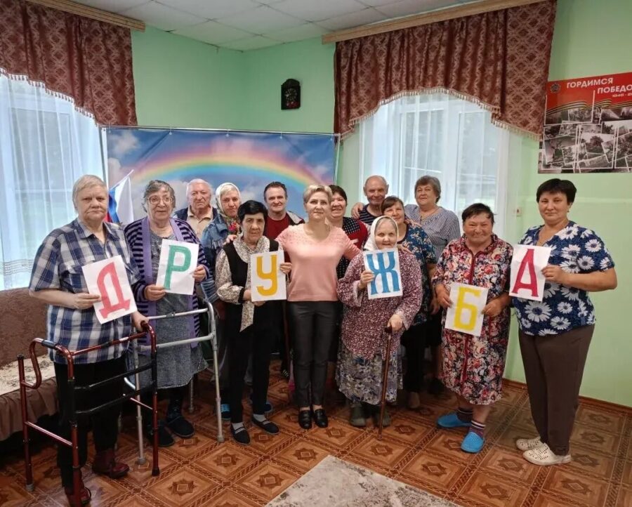 Сотрудники Комплексного центра посетили Дом социального обслуживания Брасовского района