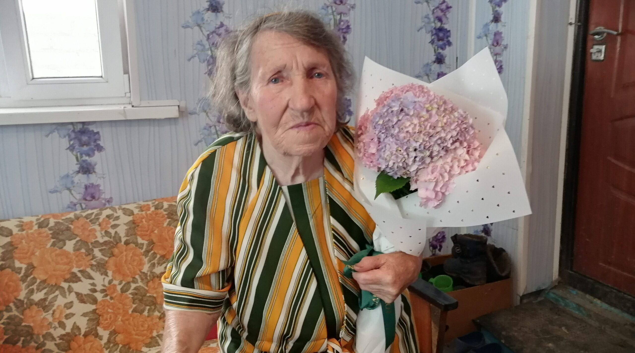 В Брасовском районе с 87-летием поздравили бывшую несовершеннолетнюю узницу фашистских концлагерей