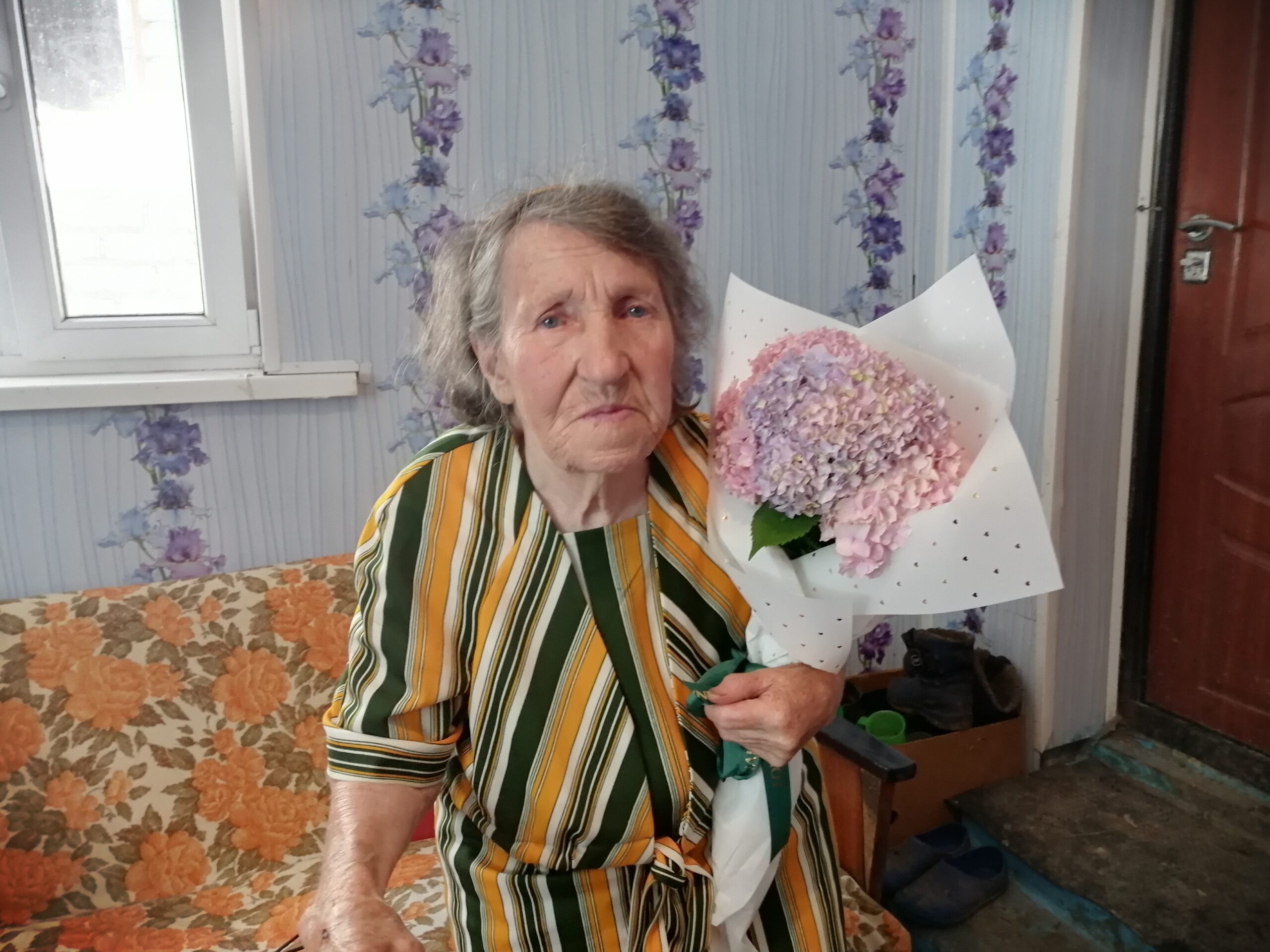 В Брасовском районе с 87-летием поздравили бывшую несовершеннолетнюю узницу фашистских концлагерей