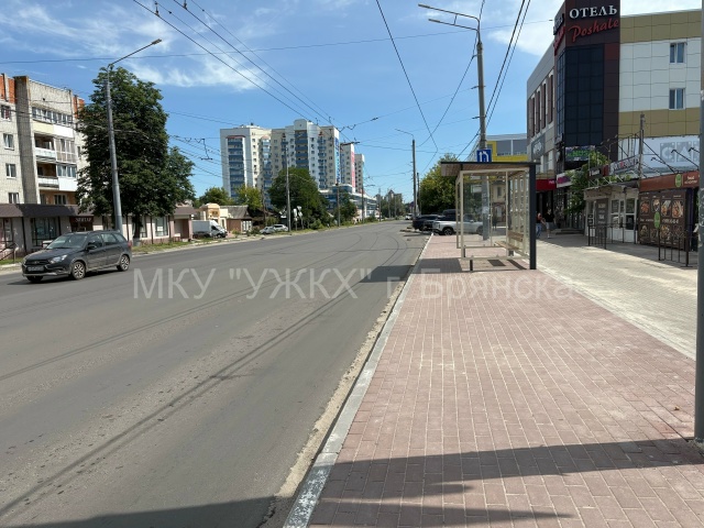 В Брянске продолжается капитальный ремонт автодороги по ул. Красноармейской
