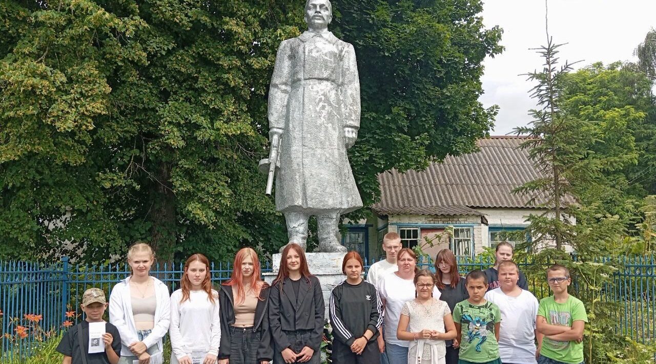 Крупецкие ребята в гостях в Осотской сельской библиотеке Брасовского района