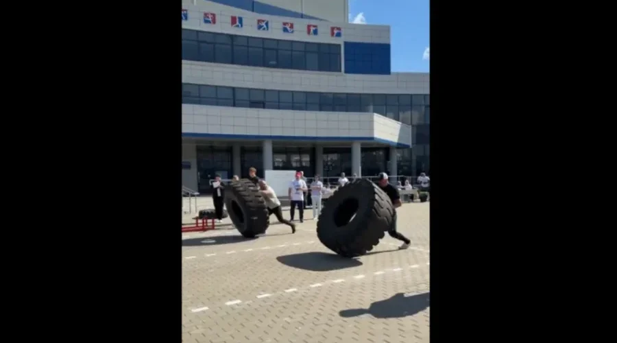 В Брянске проходят соревнования по силовому экстриму