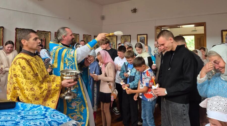 В храмах Брасовского церковного округа совершены молебны перед началом учебного года
