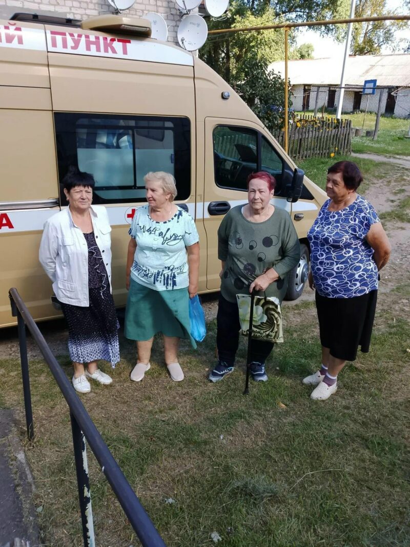 Мобильная медицинская бригада работала в поселке Каменка