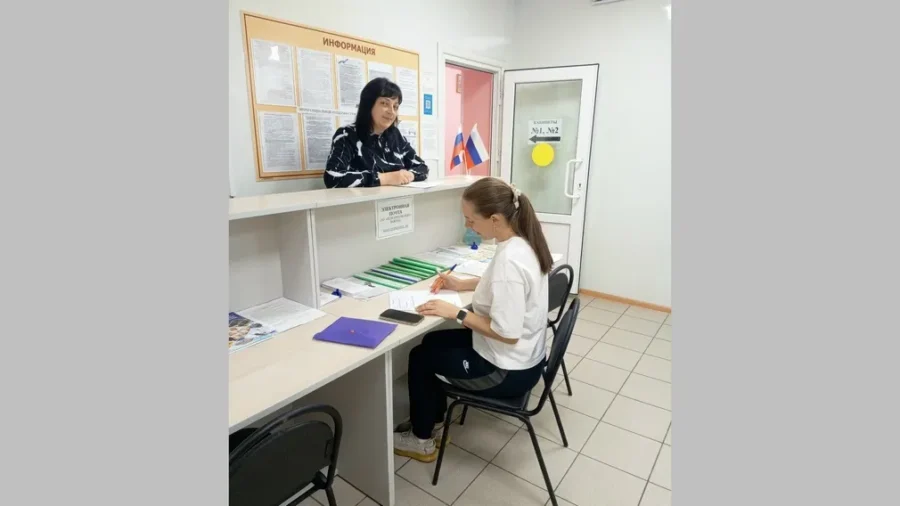 Более 80 многодетных семей Брасовского района получили пособие к школе