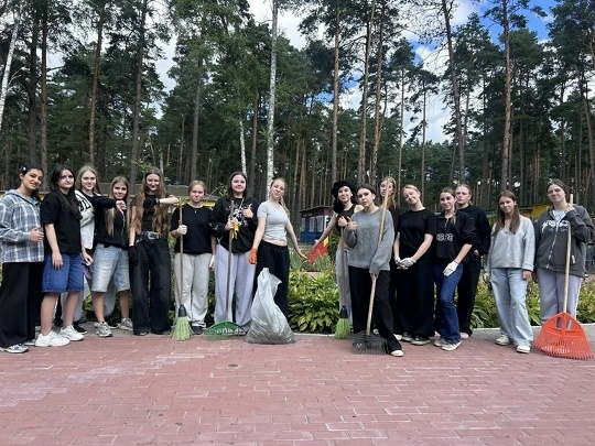 В «Огоньке» стартовала профильная смена для подростков «Трудовой десант Брянщины»