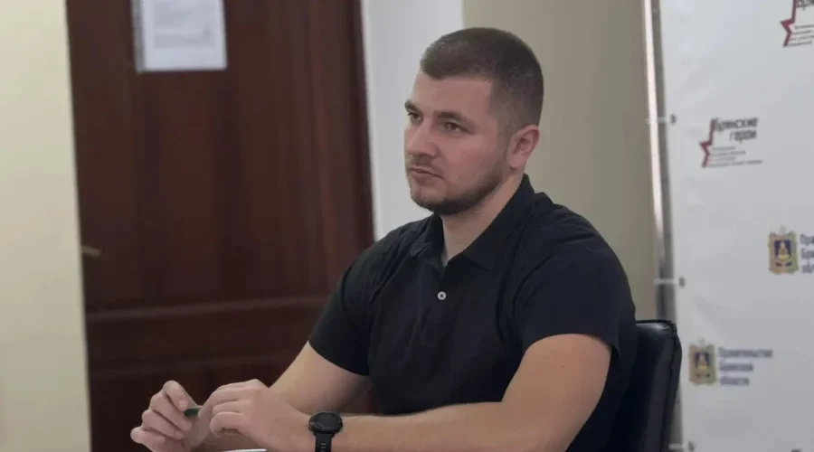 Александр Ермаков рассказал брянским героям о тайнах государственного протокола