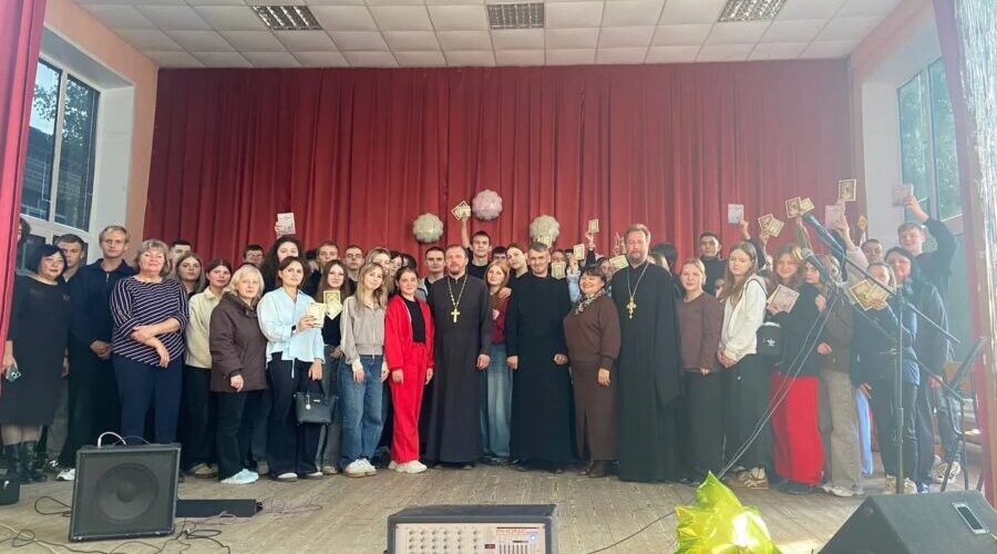В Брасовском техникуме прошел концерт-лекция «Духовные традиции и нравственные ценности»