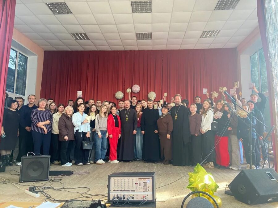 В Брасовском техникуме прошел концерт-лекция «Духовные традиции и нравственные ценности»